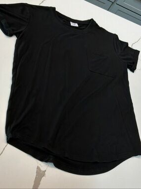 Women's Black Pocket Tee LB Collection Medium Tacked Short Sleeve Long Tail